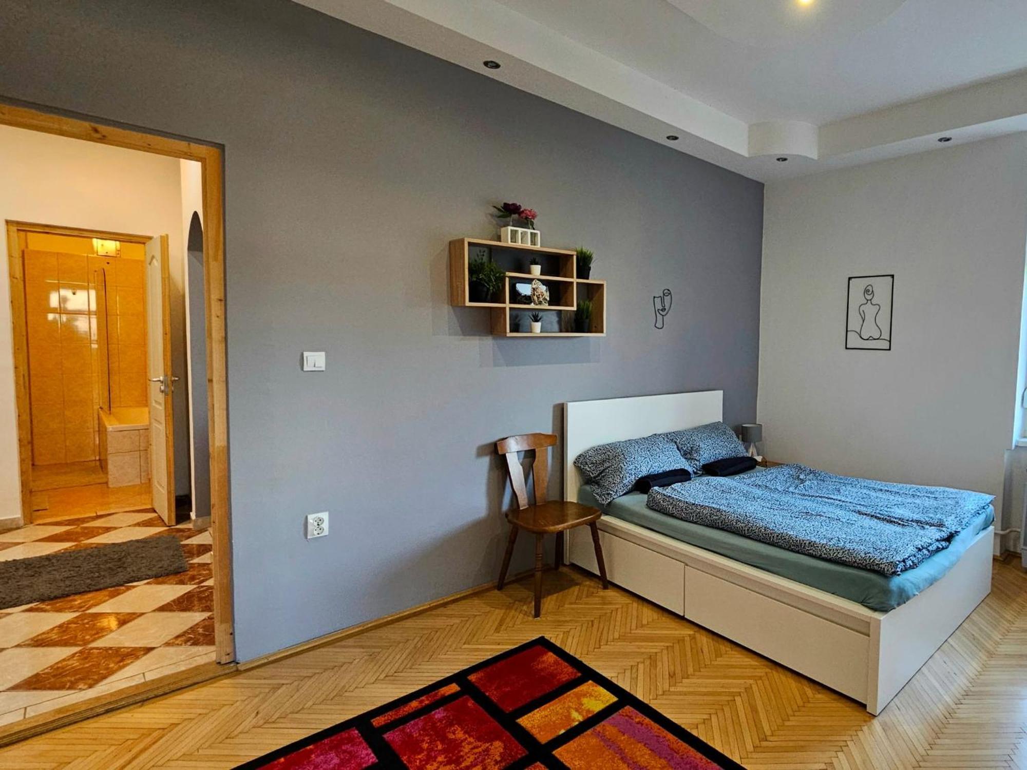 Lovely central apartment with free parking, Központhoz közeli 2 szép szobás lakás Győr Exterior foto