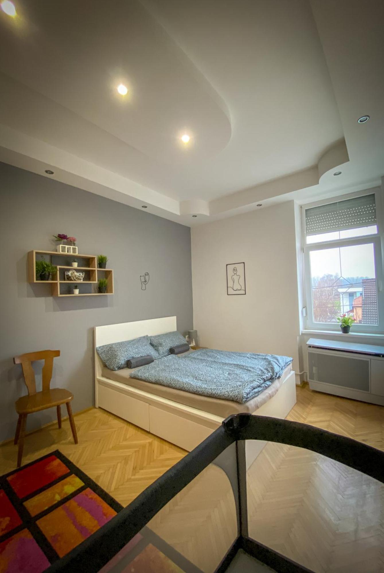 Lovely central apartment with free parking, Központhoz közeli 2 szép szobás lakás Győr Exterior foto