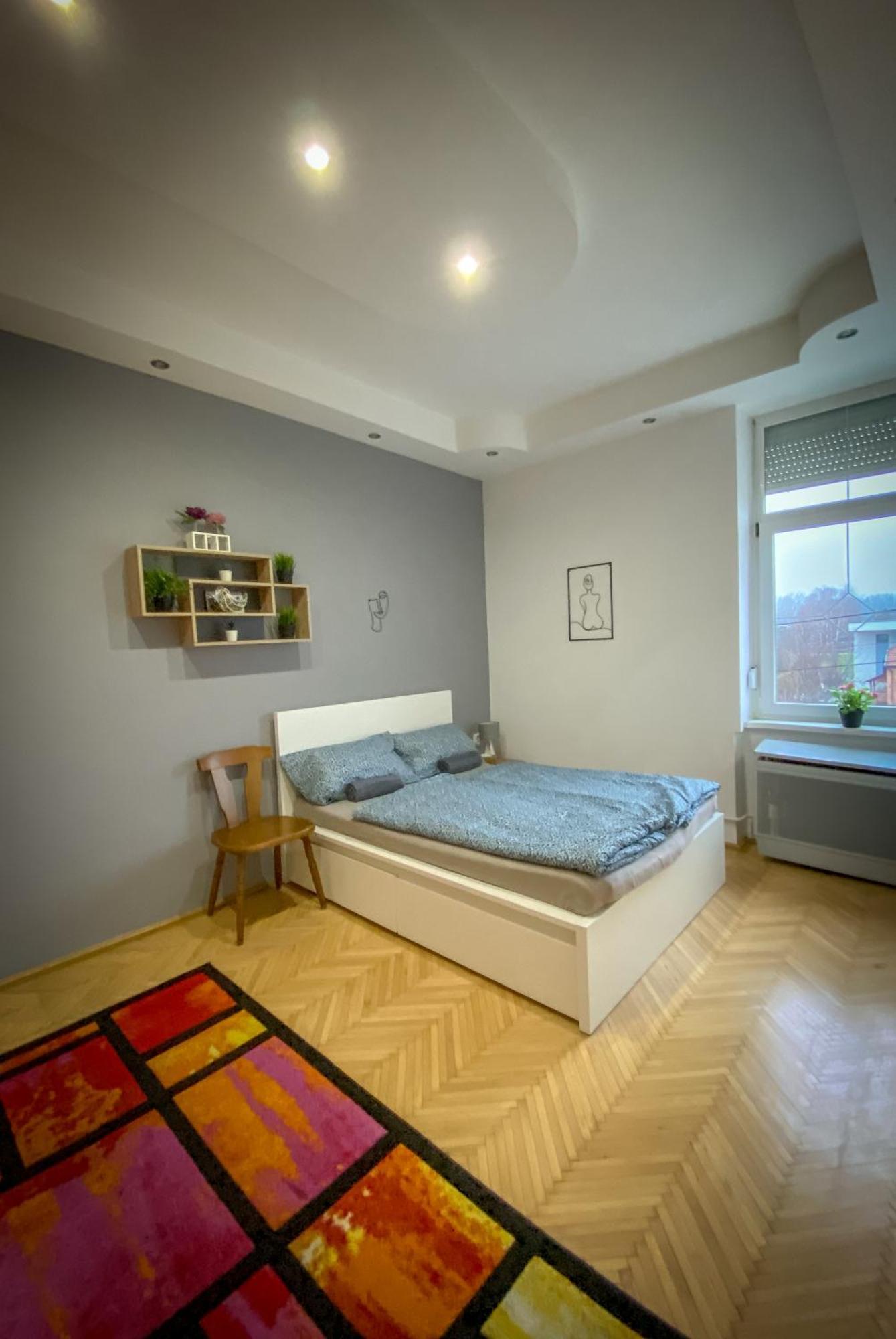 Lovely central apartment with free parking, Központhoz közeli 2 szép szobás lakás Győr Exterior foto